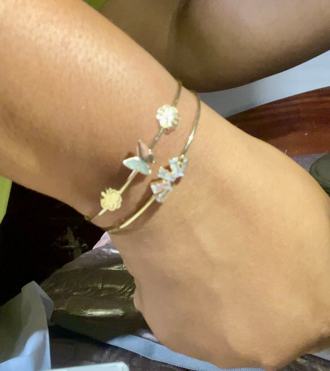 Bracelet élégant en or et cristaux