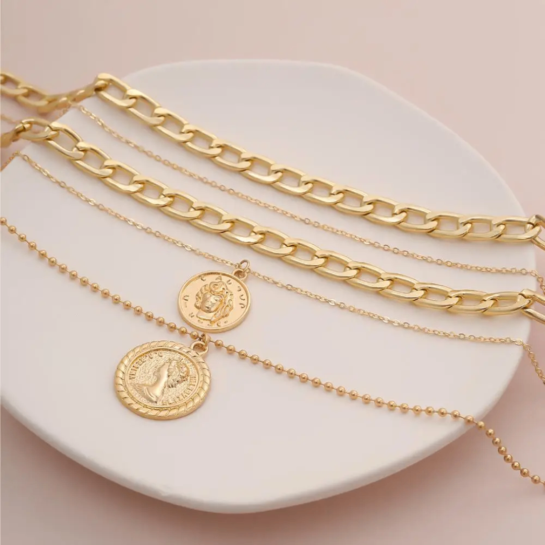 Collier en couches doré tendance