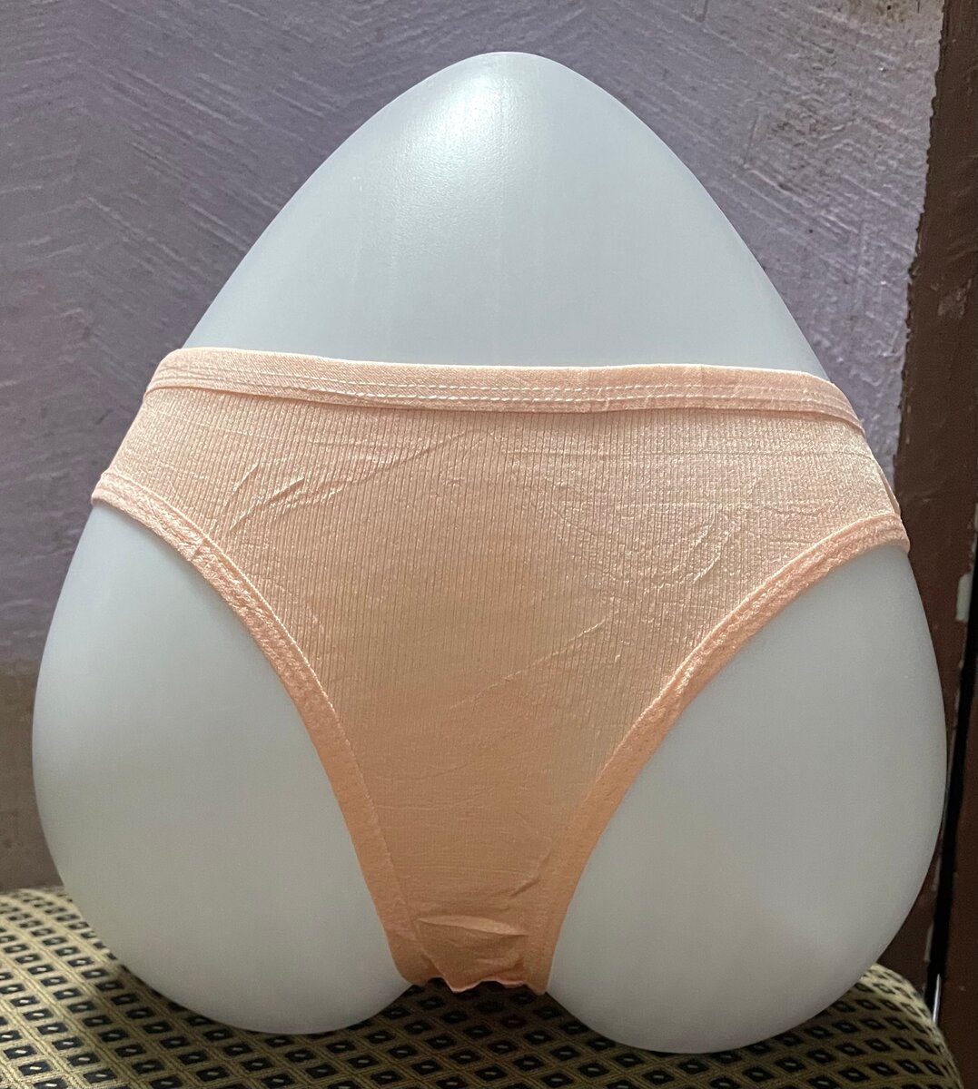 Culottes en dentelle féminine