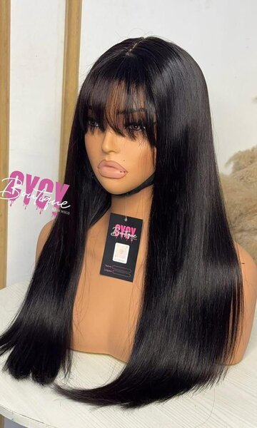 Perruque lisse avec frange