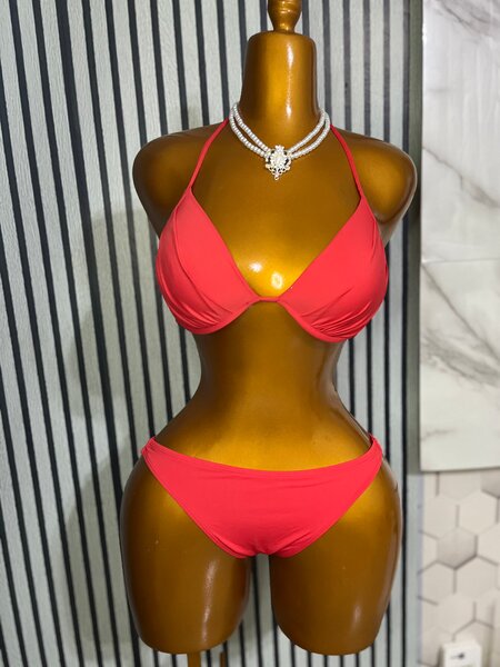 Bikini rouge sexy femme