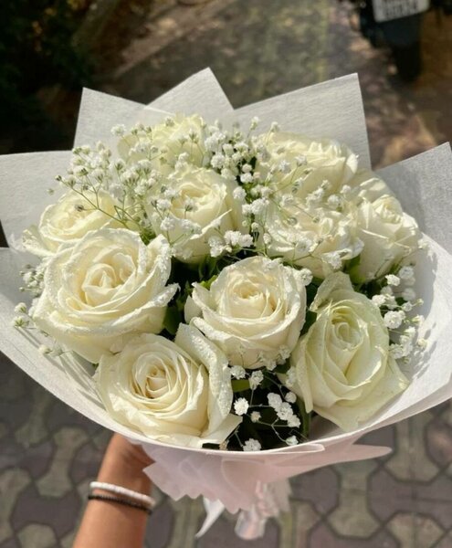 Bouquet de roses blanches élégantes