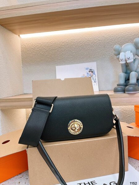 Бренд:MARC JACOBS