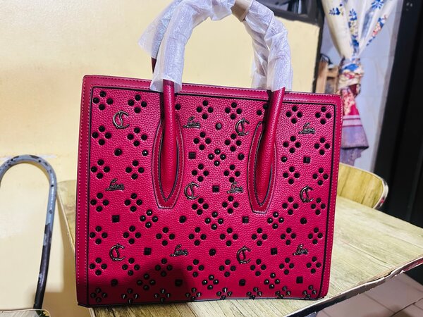 Sac à main louboutin