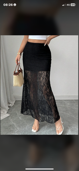 Jupe longue en dentelle noire