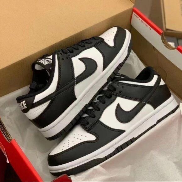 Nike black and whrite