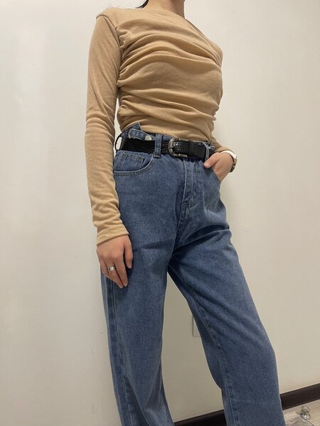 Прямые джинсы с регулировкой на поясе