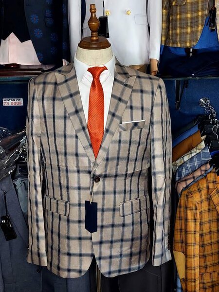 Costume classique beige