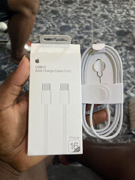 Câble iPhone 15 et 16