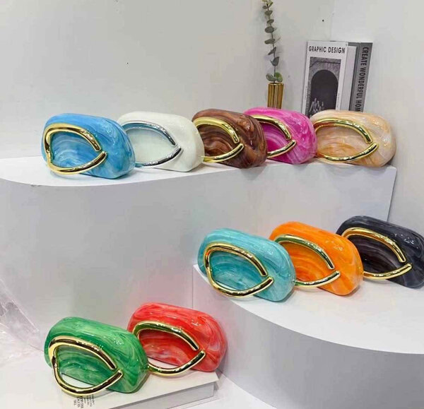 Pochettes colorées tendance