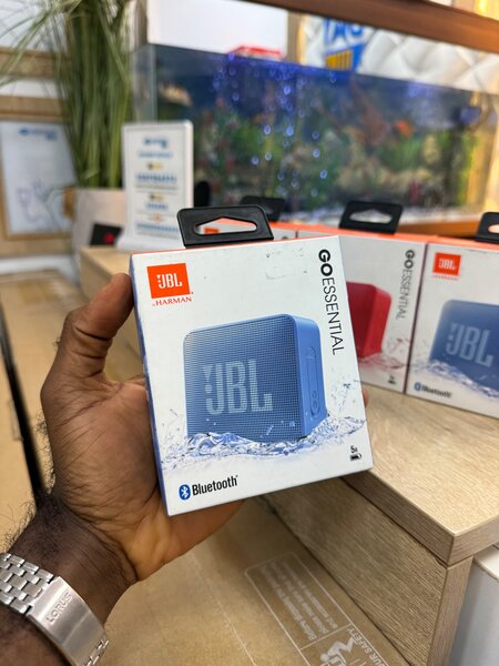 JBL Go Essential