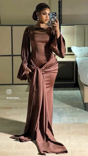 Robe élégante à manches longues