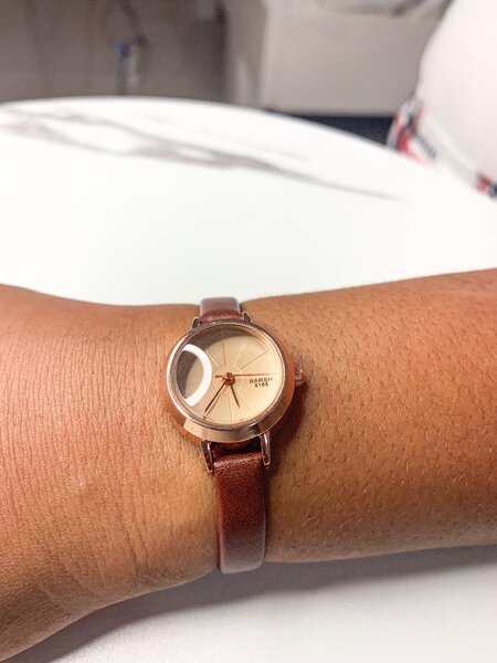 MONTRE EN CUIR FEMME