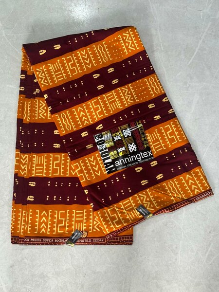 Des Pagnes Bogolan rouge et orange