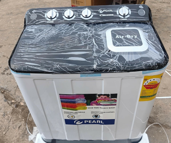 Twin tub semi - automated washing machine