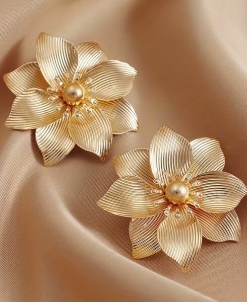 Boucles d'oreilles fleur dorée