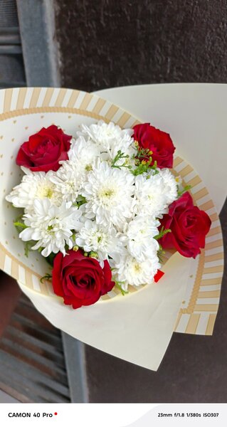 Bouquet de Roses et Chrysanthèmes