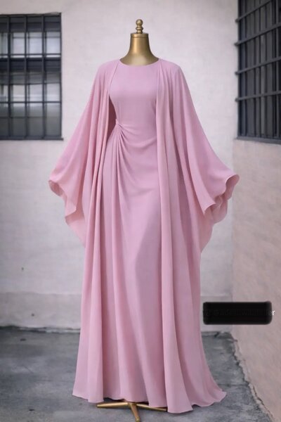 Robe de soirée rose avec cape