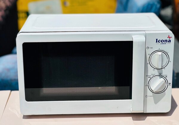 Micro-ondes Compact 20L 700W