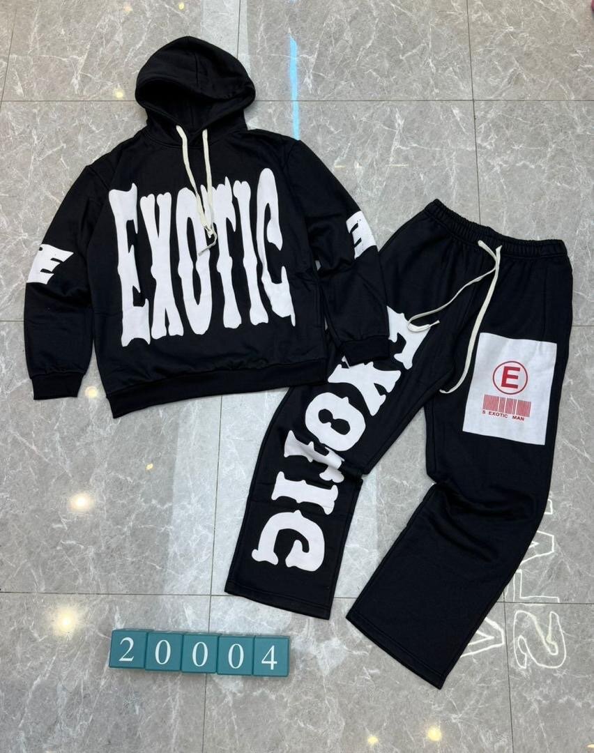 Sweat à capuche et pantalon