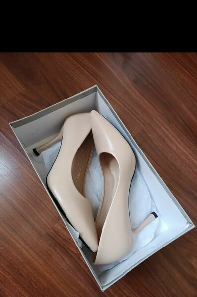 Туфли 37 размер цена 1500. Батальон 38 размер2500