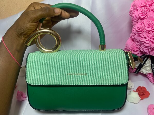 Sac à main vert élégant