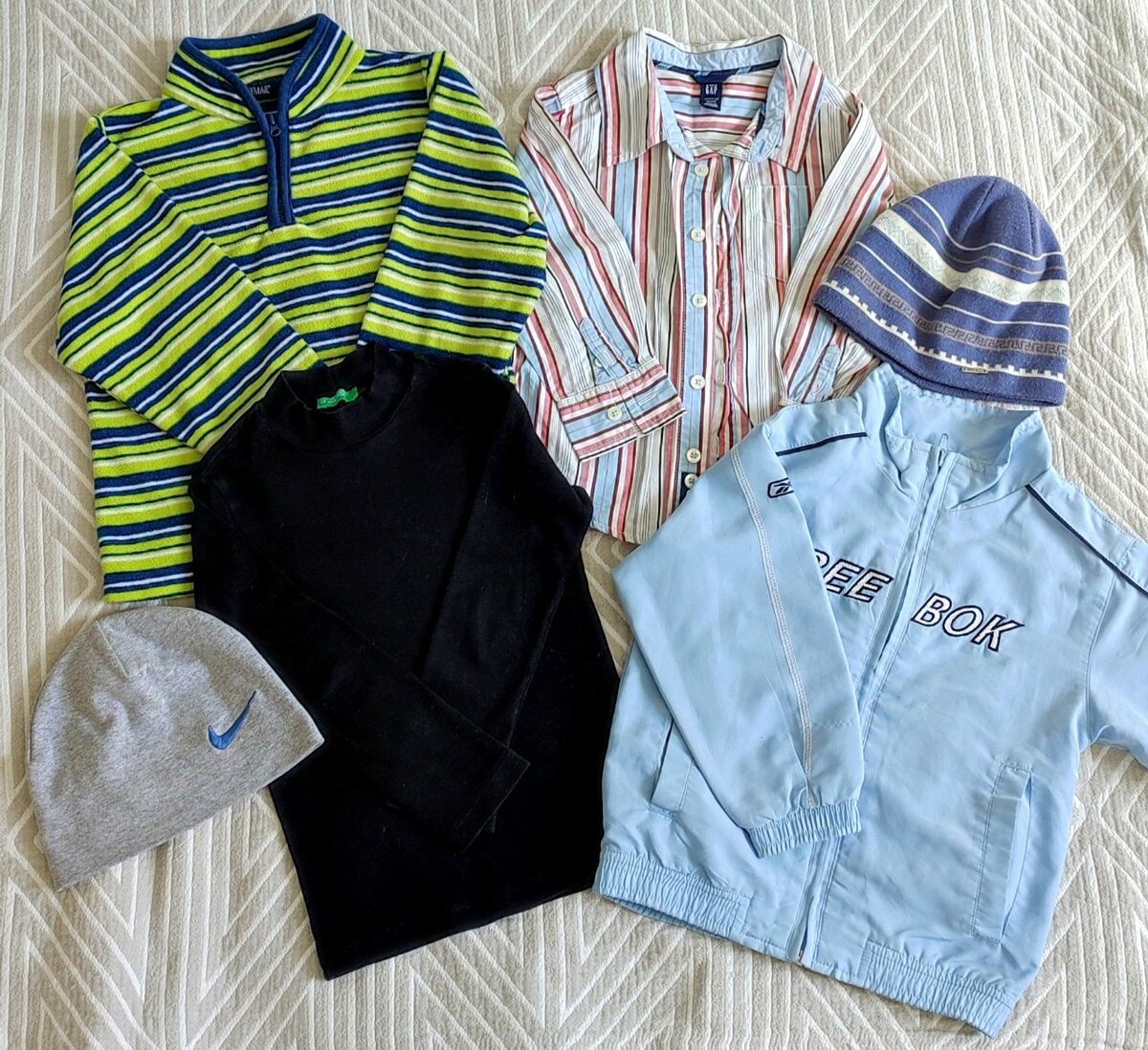 Комплект одежды на 3-4 года