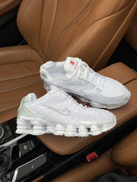 Baskets Nike Blanches Sport