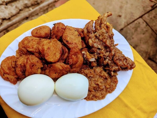 Claclo 2 œuf 2 patte poulet