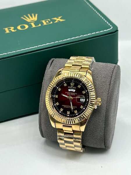 Montre Rolex de luxe dorée