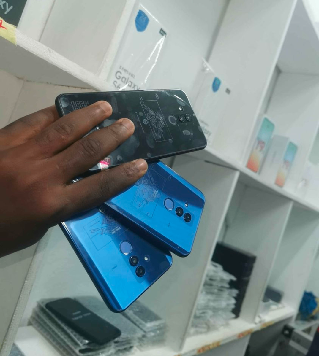 Huawei mate 20 lite.