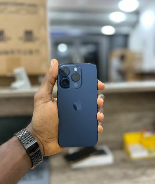 IPhone 15 pro 256gig eSIM Unlocked