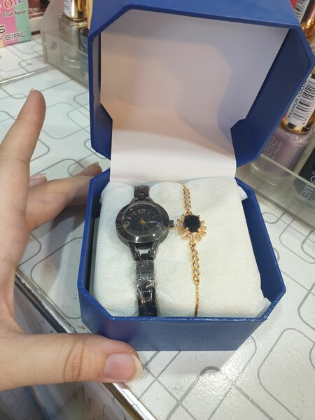 Ladies watch with Brecelet