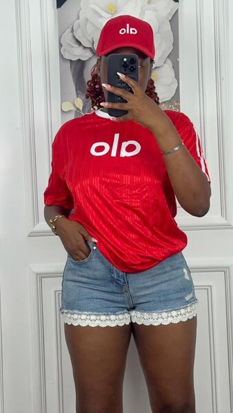 Casquette et T-shirt tendance olb