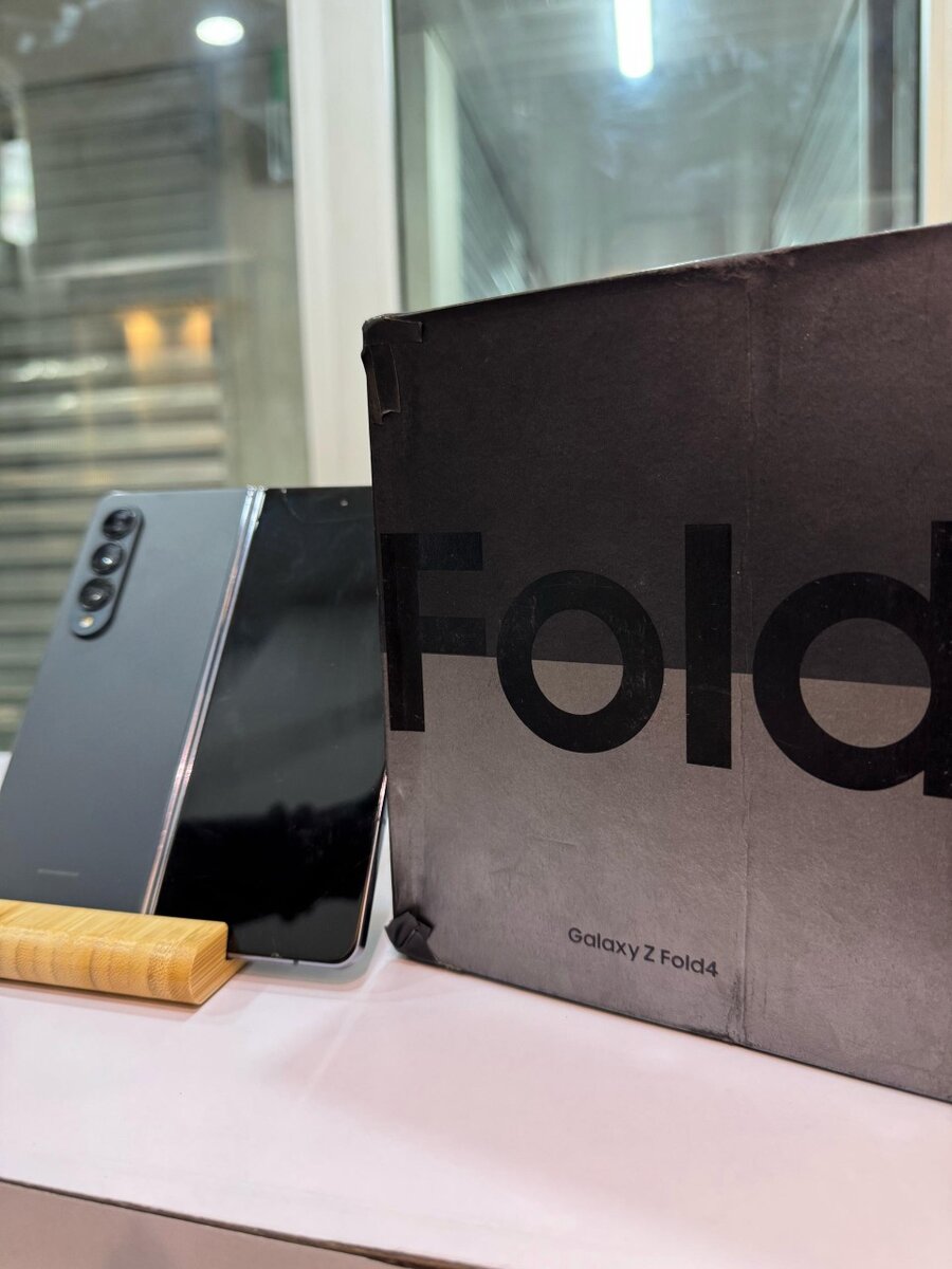 Samsung Z Fold 4