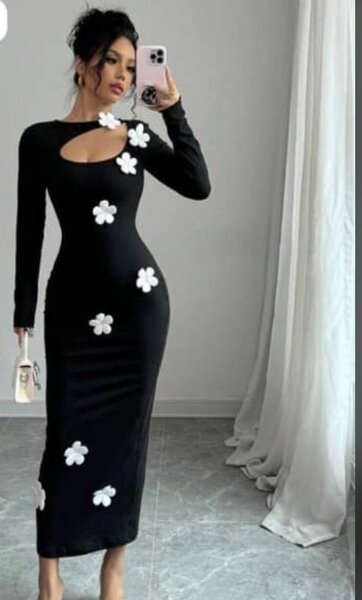 Robe Noire à Fleurs