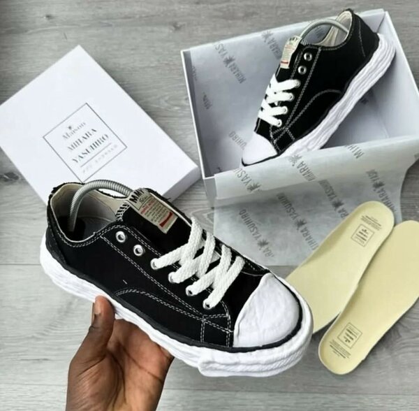 Baskets noires unisexes tendance