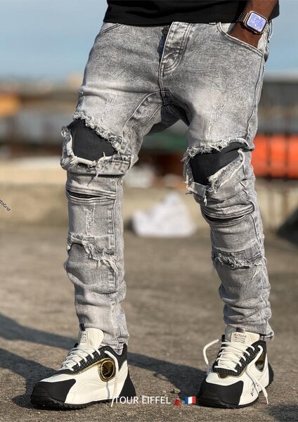 Jean déchiré homme moderne