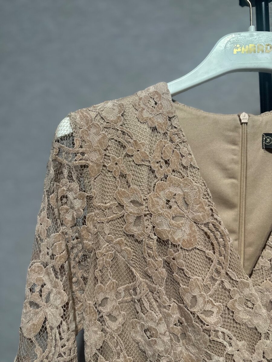 Женское вечернее платье