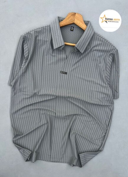 Polo gris à motif léger