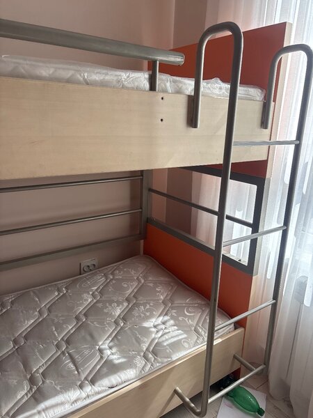 Istikbal книжный шкаф и парта еще