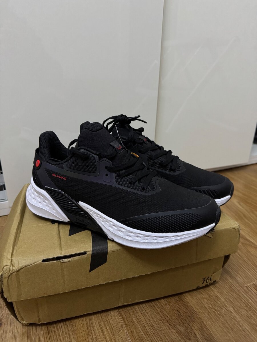 Мужская и женская обувь от спортивных брендов Лининг, Анта