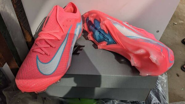 Nike mercurial football boots