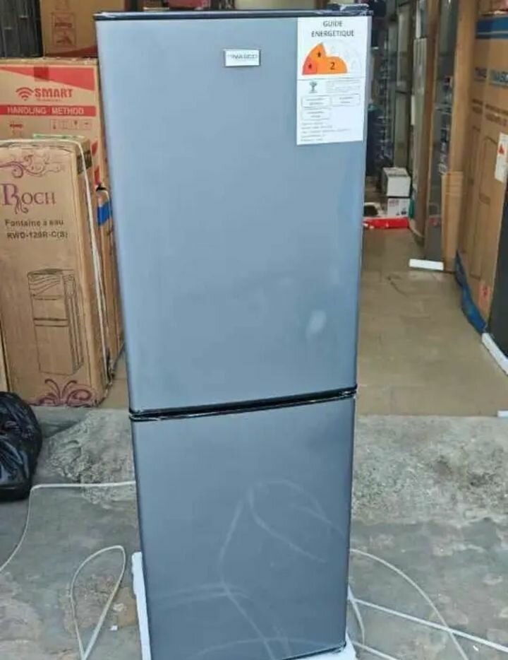 Réfrigérateur combiné moderne