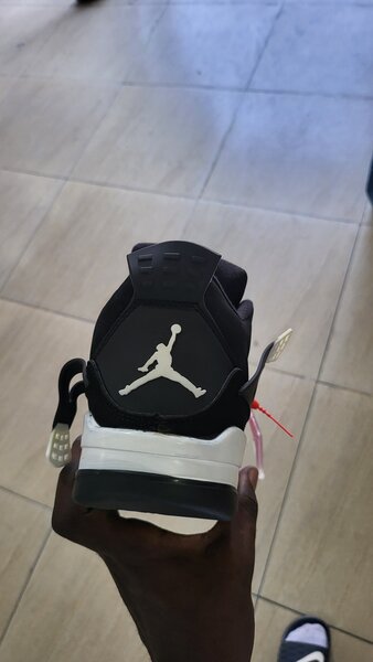 Air Jordan 4