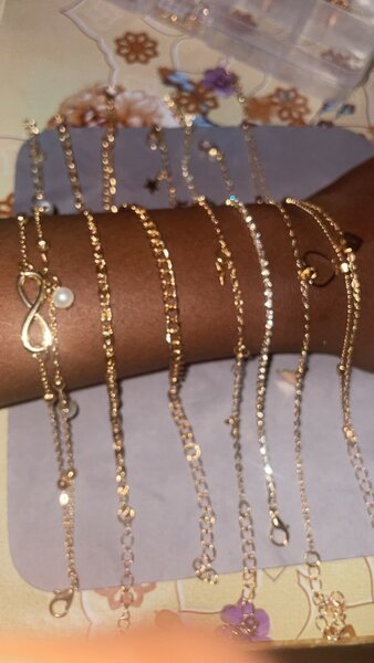 Bracelets élégants dorés