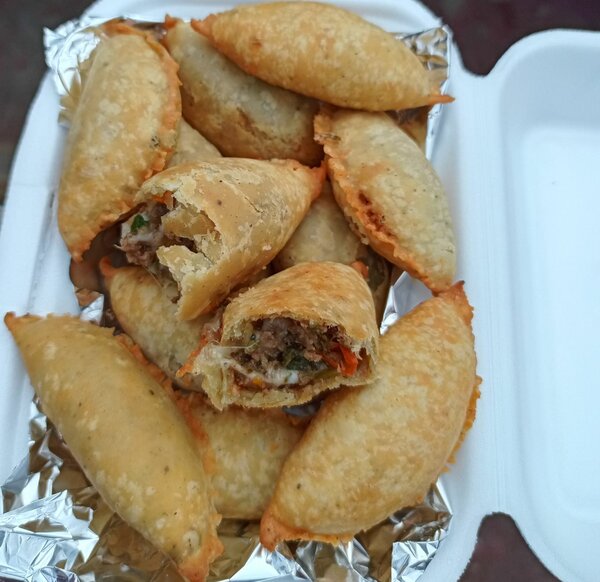 Pastels poulet ou viande haché