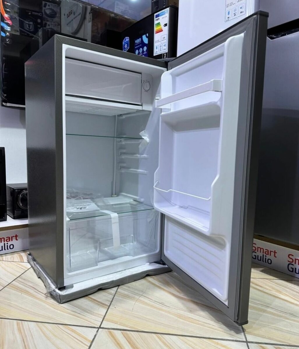 Table top refrigerator