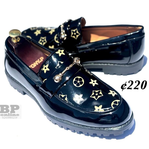 Fashionable Luis Vuitton shoes