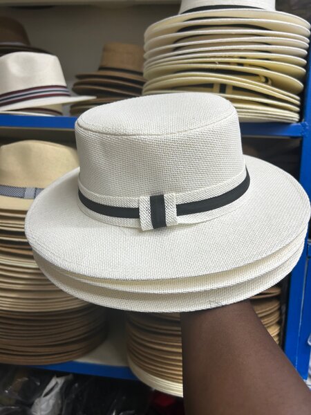 Chapeau Fedora en paille élégante